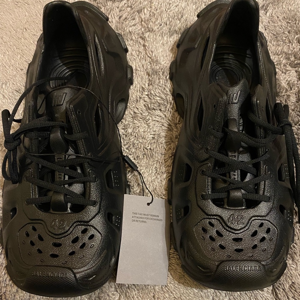 Balenciga HD lace up black sneakers